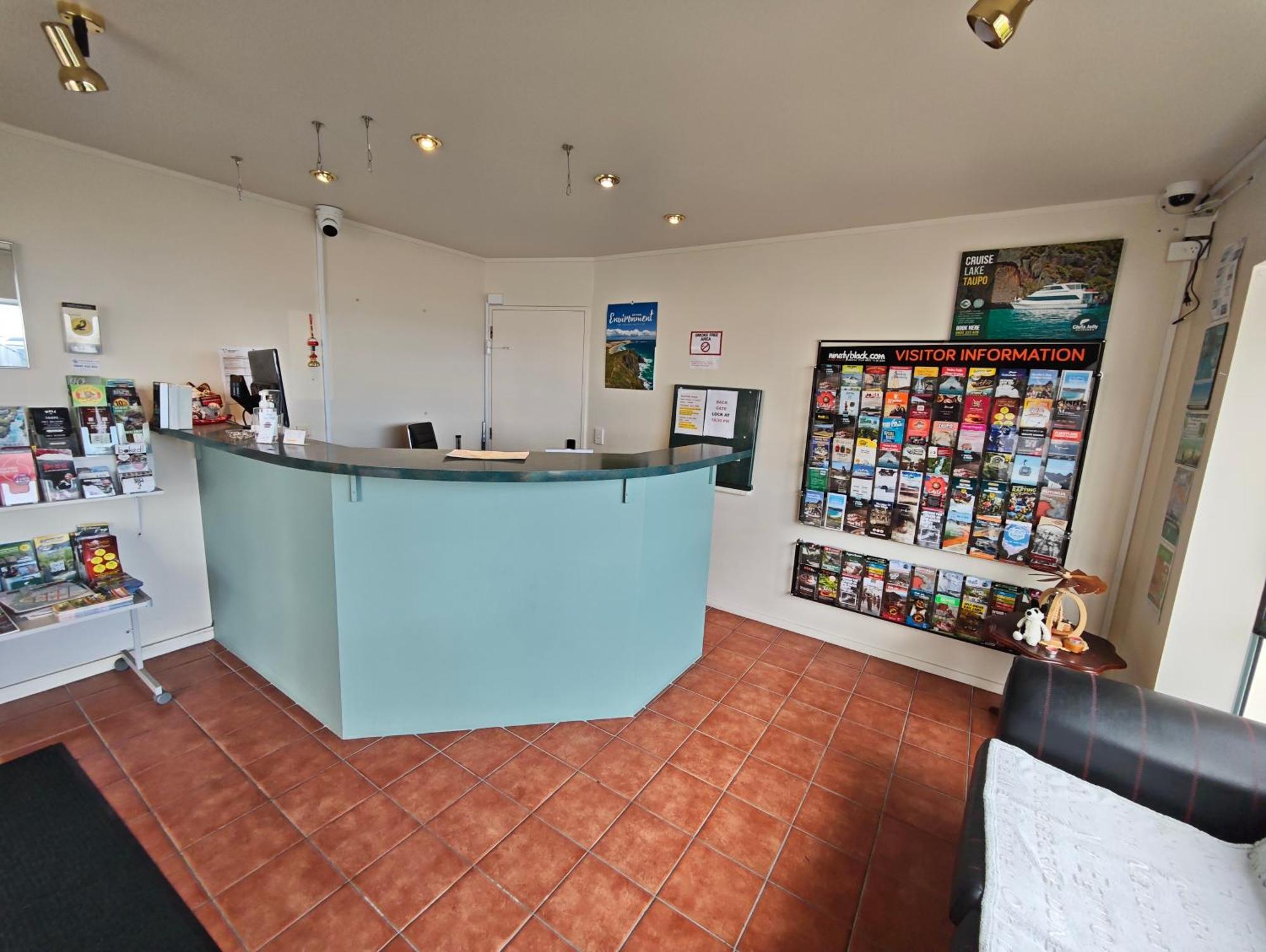 Great Lake Motel Taupo Exterior photo