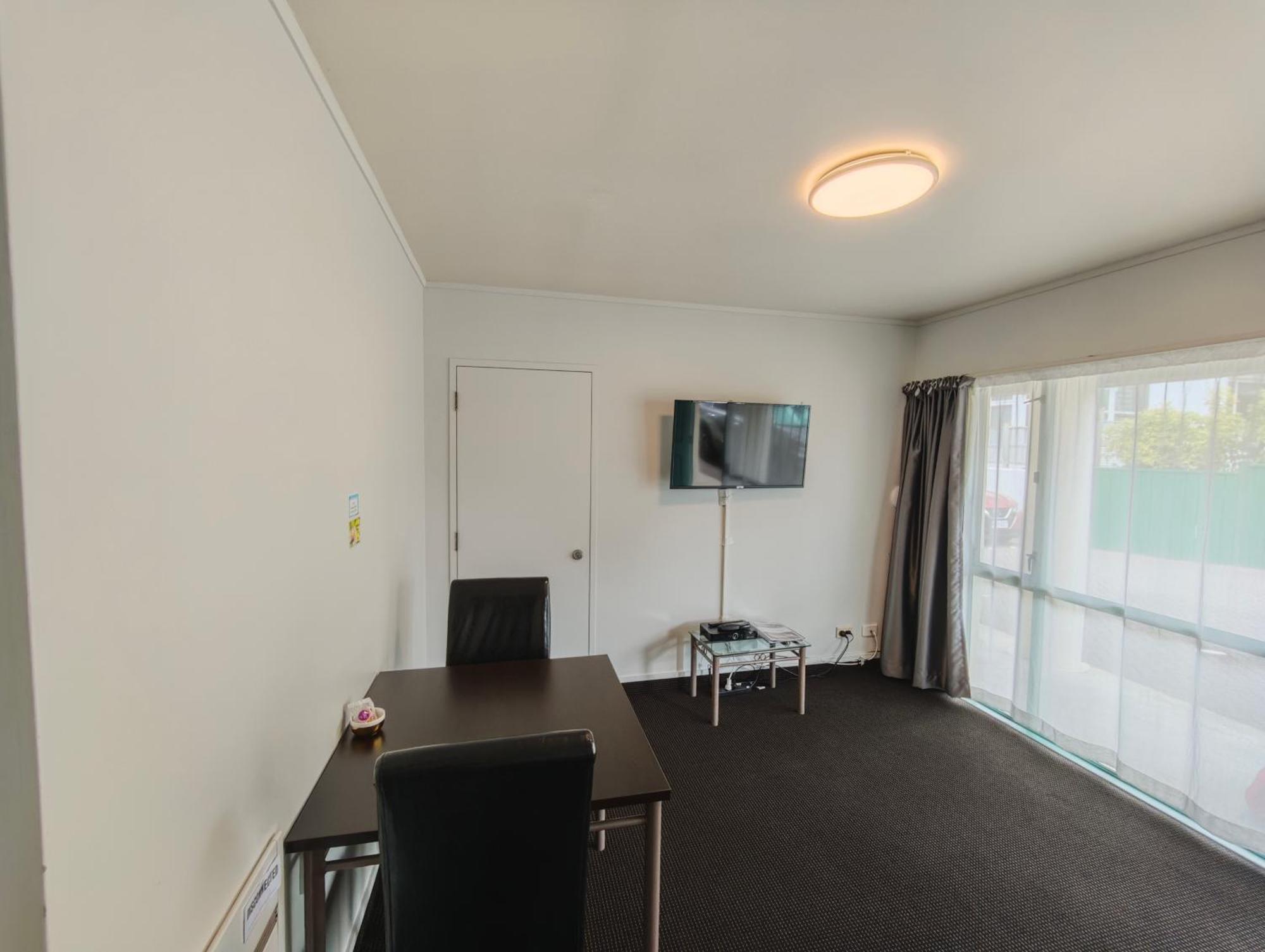 Great Lake Motel Taupo Exterior photo